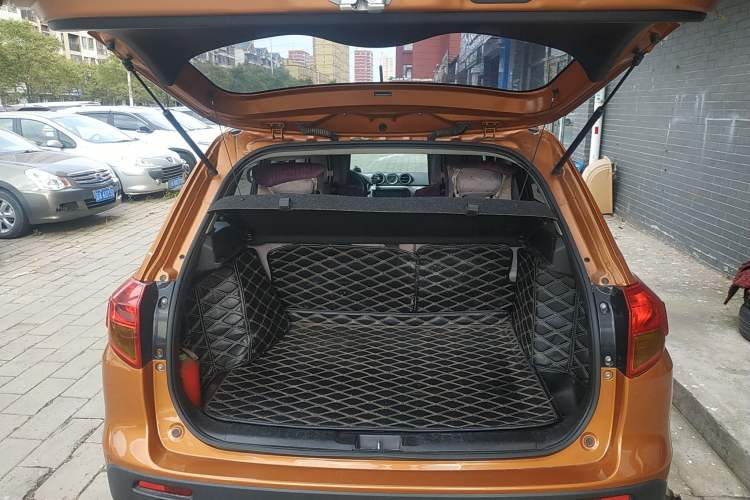Used Suzuki Vitara 2016 1.6L Manual Two-Wheel Drive Entry-Level Trim Trunk