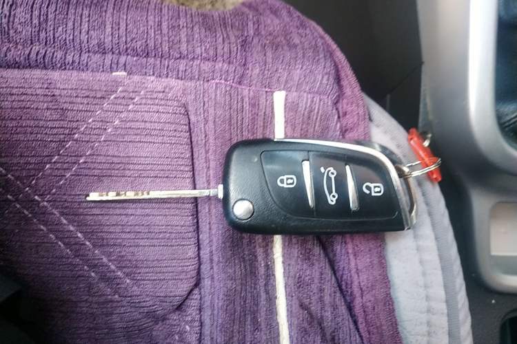 Used Suzuki Vitara 2016 1.6L Manual Two-Wheel Drive Entry-Level Trim Vehicle Key