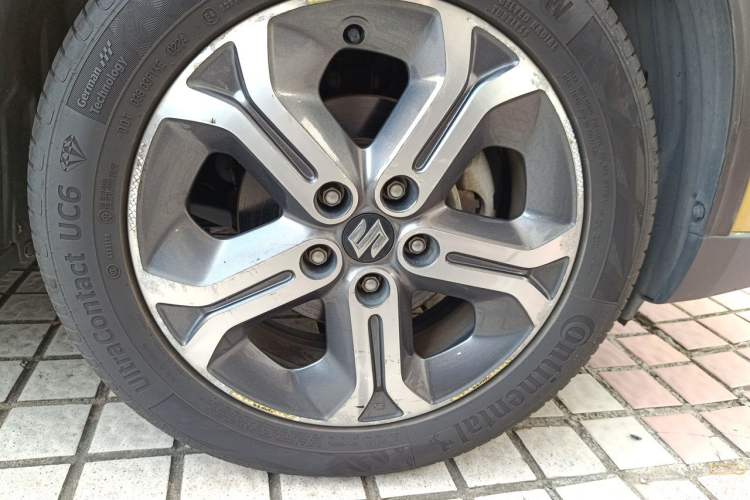 Used Suzuki Vitara 2018 1.4T Automatic Two-Wheel Drive Starry Edition Right Front Wheel Hub