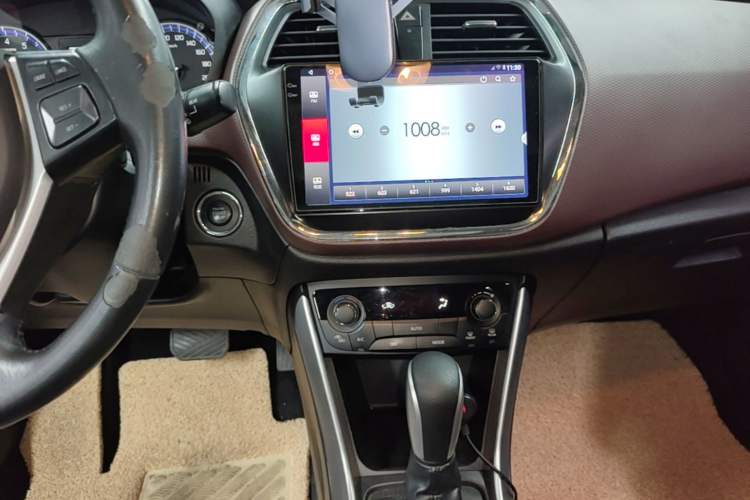 Used Suzuki Vitara S-Cross 2017 1.6L CVT Two-Wheel Drive Urban Advanced Model Audio And AC Panel