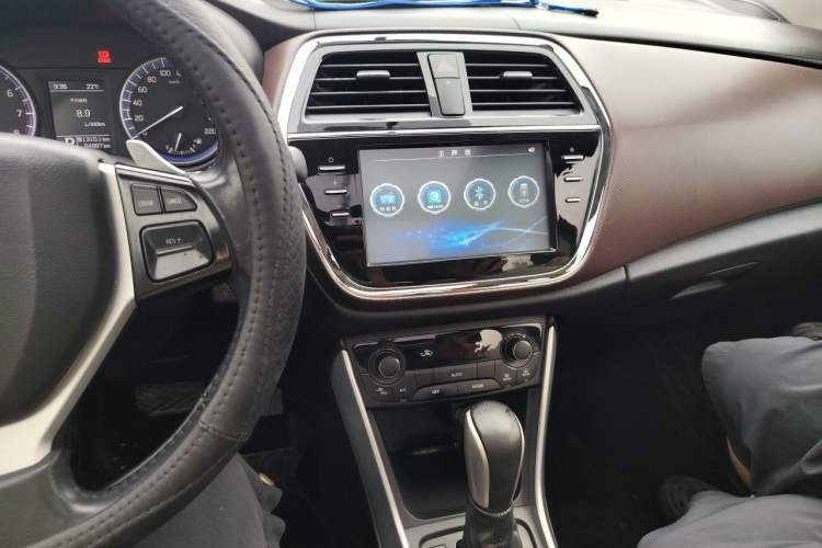 Used Suzuki Vitara S-Cross 2017 1.6L CVT Two-Wheel Drive Urban Advanced Model Audio And AC Panel