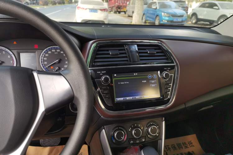 Used Suzuki Vitara S-Cross 2017 1.6L CVT Two-Wheel Drive Urban Fashion Model Audio And AC Panel