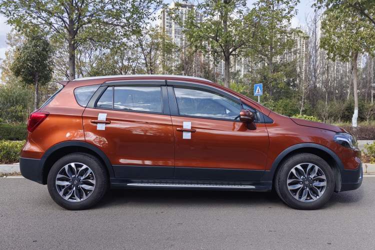Used Suzuki Vitara S-Cross 2017 1.6L CVT Two-Wheel Drive Urban Advanced Model Exterior 3