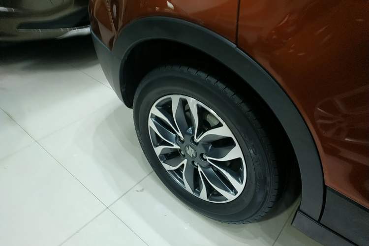Used Suzuki Vitara S-Cross 2017 1.6L CVT Two-Wheel Drive Urban Advanced Model Exterior 8