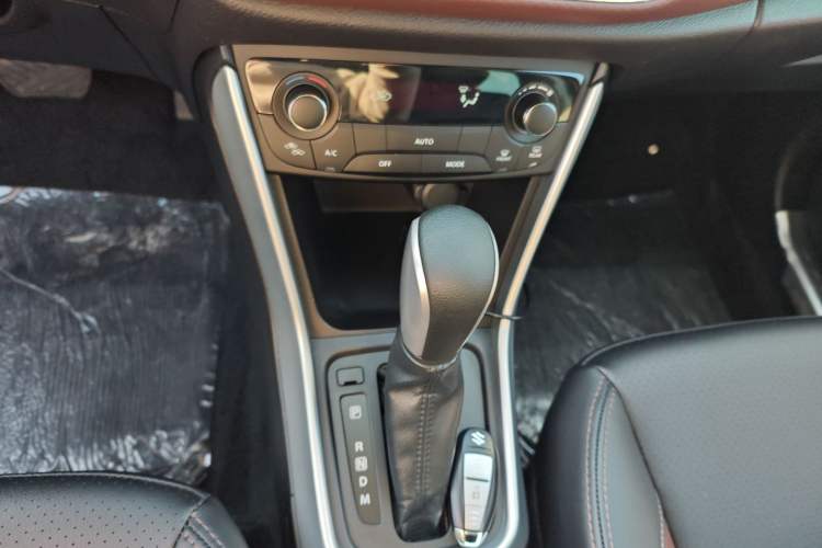 Used Suzuki Vitara S-Cross 2017 1.6L CVT Two-Wheel Drive Urban Advanced Model Gear Lever