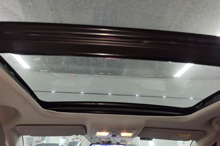 Used Suzuki Vitara S-Cross 2017 1.6L CVT Two-Wheel Drive Urban Advanced Model Headliner