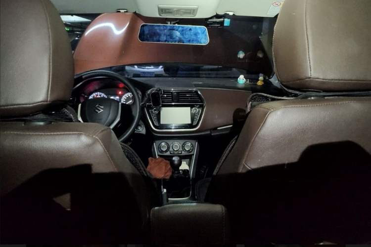 Used Suzuki Vitara S-Cross 2017 1.6L Manual Two-Wheel Drive Urban Fashion Model Interior 2