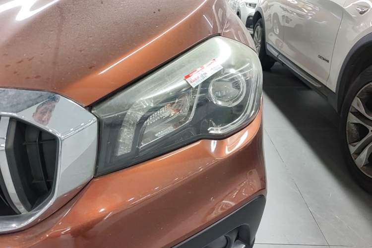 Used Suzuki Vitara S-Cross 2017 1.6L CVT Two-Wheel Drive Urban Advanced Model Left Front Headlight