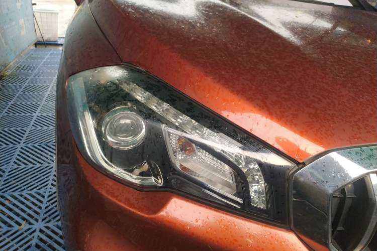 Used Suzuki Vitara S-Cross 2017 1.4T Automatic Two-Wheel Drive Urban Luxury Model Right Front Headlight