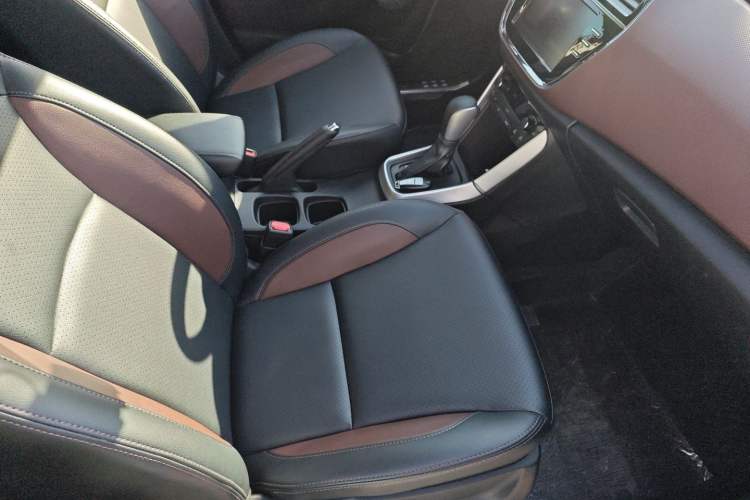Used Suzuki Vitara S-Cross 2017 1.6L CVT Two-Wheel Drive Urban Advanced Model Right Front Seat