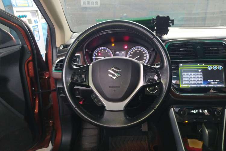 Used Suzuki Vitara S-Cross 2017 1.4T Automatic Two-Wheel Drive Urban Luxury Model Steering Wheel