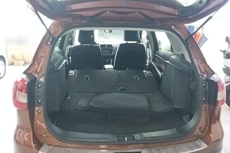 Used Suzuki Vitara S-Cross 2017 1.6L Manual Two-Wheel Drive Urban Ambition Model Trunk