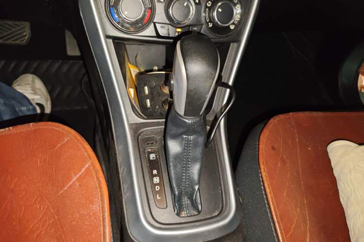 Used Suzuki Vitara S-Cross 2017 1.6L CVT Two-Wheel Drive Urban Fashion Model Gear Lever