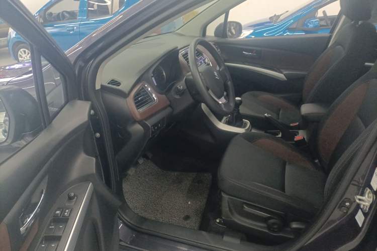 Used Suzuki Vitara S-Cross 2017 1.6L Manual Two-Wheel Drive Urban Fashion Model Driver Seat