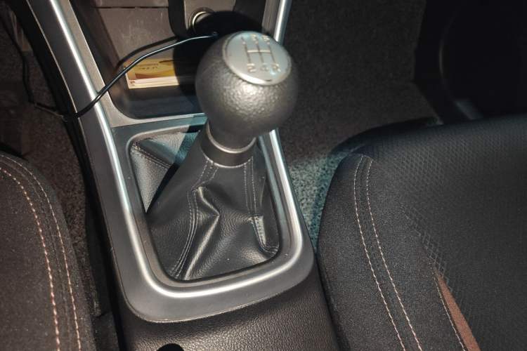 Used Suzuki Vitara S-Cross 2017 1.6L Manual Two-Wheel Drive Urban Fashion Model Gear Lever