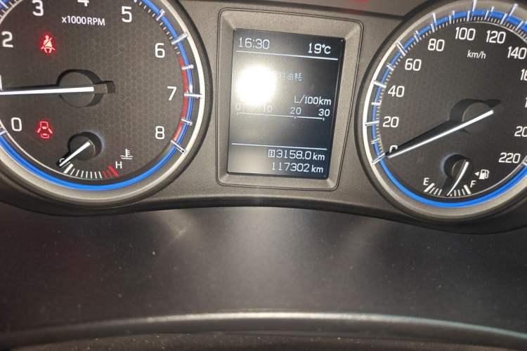 Used Suzuki Vitara S-Cross 2017 1.6L Manual Two-Wheel Drive Urban Fashion Model Odometer Close Up
