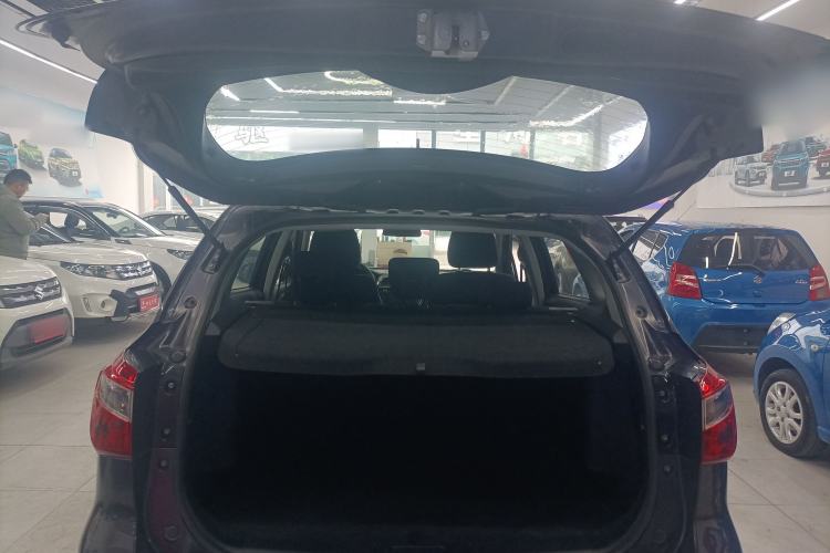 Used Suzuki Vitara S-Cross 2017 1.6L Manual Two-Wheel Drive Urban Fashion Model Trunk