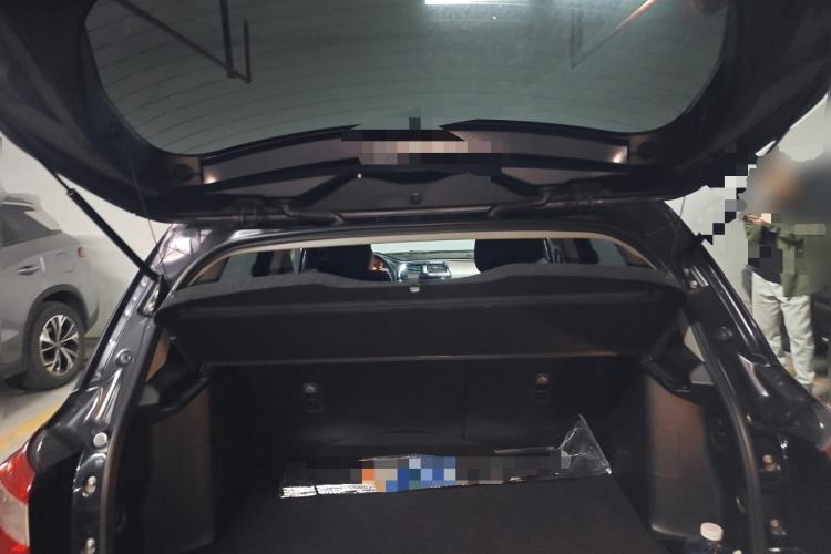 Used Suzuki Vitara S-Cross 2017 1.6L Manual Two-Wheel Drive Urban Fashion Model Trunk