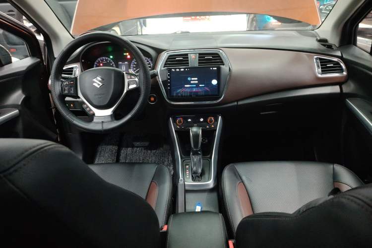 Used Suzuki Vitara S-Cross 2017 1.6L CVT Two-Wheel Drive Urban Advanced Model Center Console