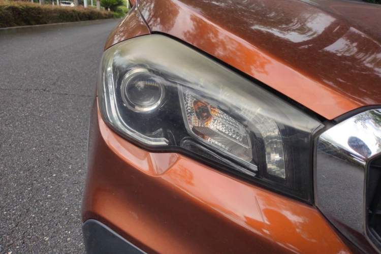 Used Suzuki Vitara S-Cross 2017 1.6L CVT Two-Wheel Drive Urban Advanced Model Right Front Headlight