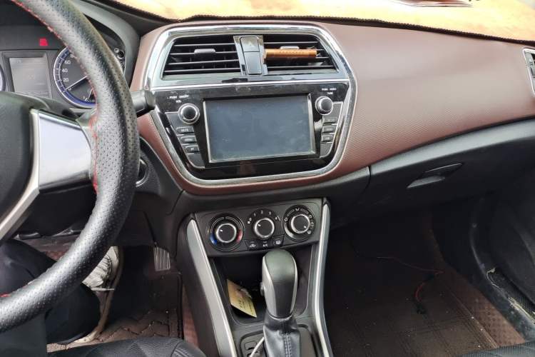 Used Suzuki Vitara S-Cross 2017 1.6L CVT Two-Wheel Drive Urban Fashion Model Audio And AC Panel