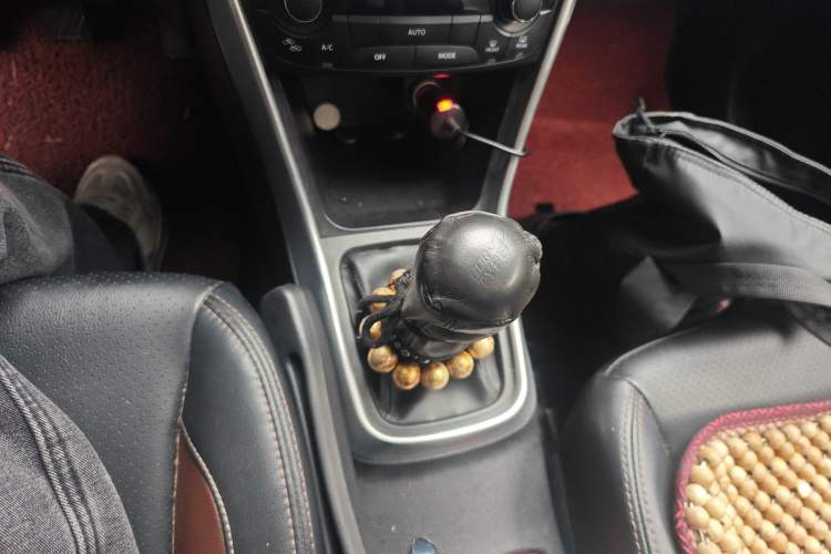 Used Suzuki Vitara S-Cross 2017 1.6L Manual Two-Wheel Drive Urban Ambition Model Gear Lever