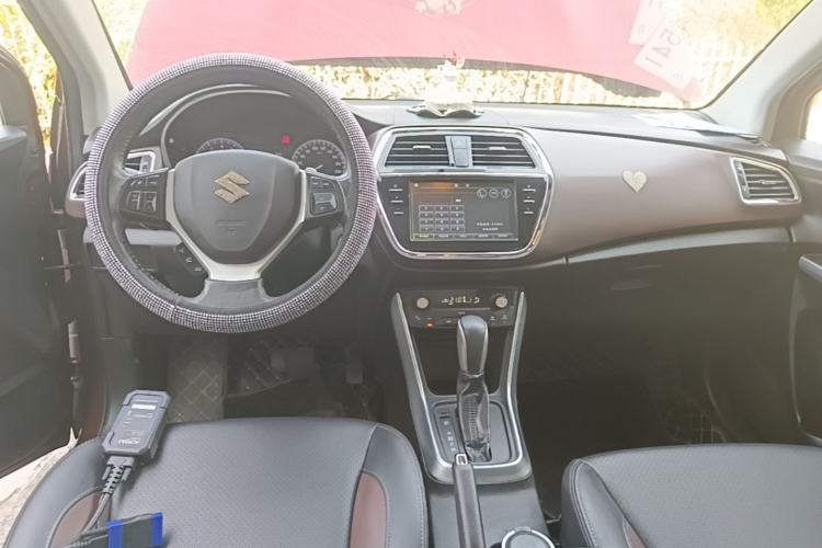 Used Suzuki Vitara S-Cross 2017 1.6L CVT Two-Wheel Drive Urban Advanced Model Center Console