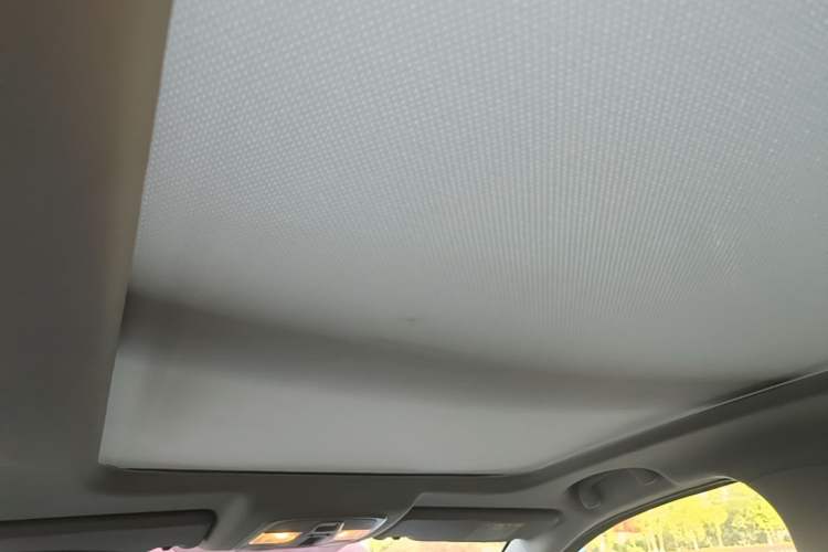 Used Suzuki Vitara S-Cross 2017 1.6L CVT Two-Wheel Drive Urban Advanced Model Headliner
