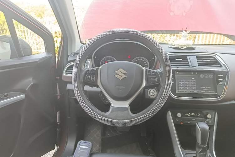 Used Suzuki Vitara S-Cross 2017 1.6L CVT Two-Wheel Drive Urban Advanced Model Steering Wheel