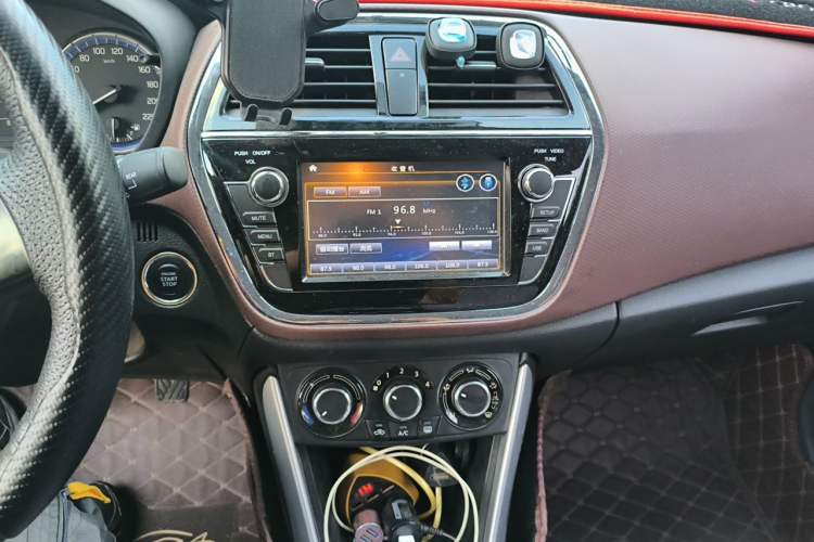 Used Suzuki Vitara S-Cross 2017 1.6L Manual Two-Wheel Drive Urban Fashion Model Audio And AC Panel