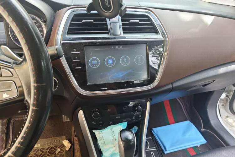 Used Suzuki Vitara S-Cross 2017 1.6L CVT Two-Wheel Drive Urban Advanced Model Audio And AC Panel