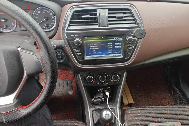Used Suzuki Vitara S-Cross 2017 1.6L Manual Two-Wheel Drive Urban Fashion Model Audio And AC Panel