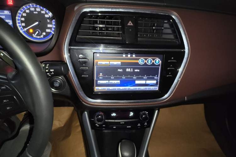 Used Suzuki Vitara S-Cross 2017 1.6L CVT Two-Wheel Drive Urban Advanced Model Audio And AC Panel
