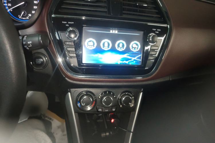 Used Suzuki Vitara S-Cross 2017 1.6L Manual Two-Wheel Drive Urban Fashion Model Audio And AC Panel