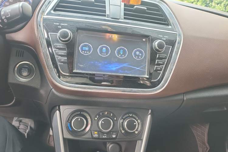 Used Suzuki Vitara S-Cross 2017 1.6L Manual Two-Wheel Drive Urban Fashion Model Audio And AC Panel