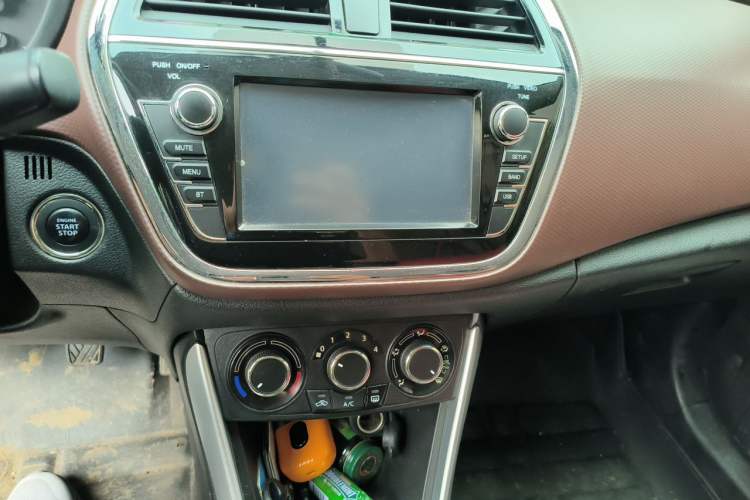 Used Suzuki Vitara S-Cross 2017 1.6L Manual Two-Wheel Drive Urban Fashion Model Audio And AC Panel