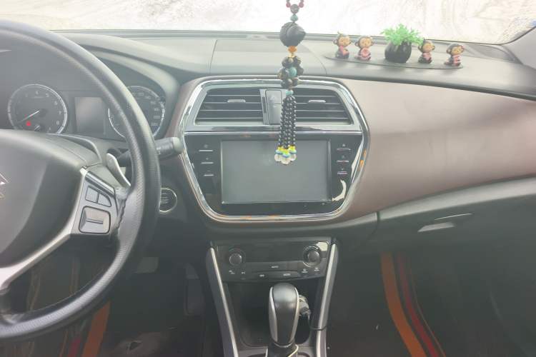 Used Suzuki Vitara S-Cross 2017 1.6L CVT Two-Wheel Drive Urban Advanced Model Audio And AC Panel