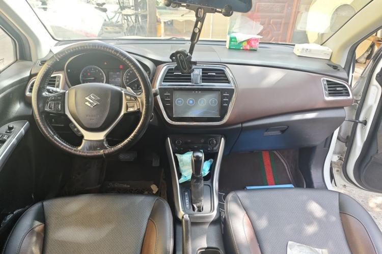 Used Suzuki Vitara S-Cross 2017 1.6L CVT Two-Wheel Drive Urban Advanced Model Center Console