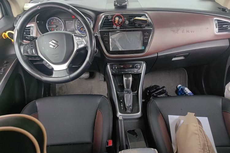 Used Suzuki Vitara S-Cross 2017 1.4T Automatic Two-Wheel Drive Urban Luxury Model Center Console