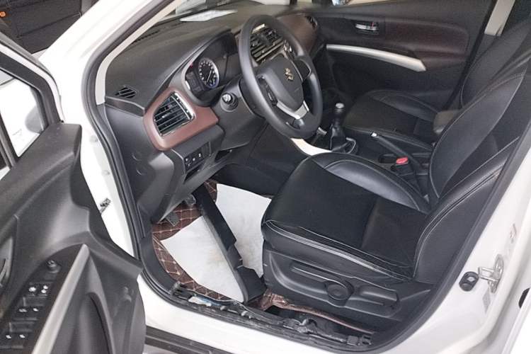 Used Suzuki Vitara S-Cross 2017 1.6L Manual Two-Wheel Drive Urban Fashion Model Driver Seat