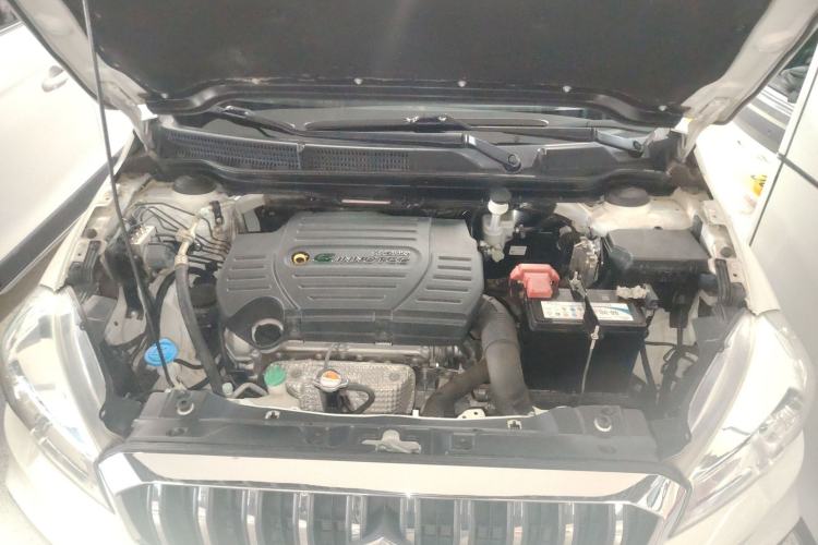 Used Suzuki Vitara S-Cross 2017 1.6L Manual Two-Wheel Drive Urban Fashion Model Engine Bay