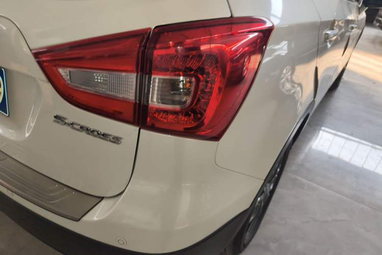 Used Suzuki Vitara S-Cross 2017 1.6L CVT Two-Wheel Drive Urban Advanced Model Exterior 2