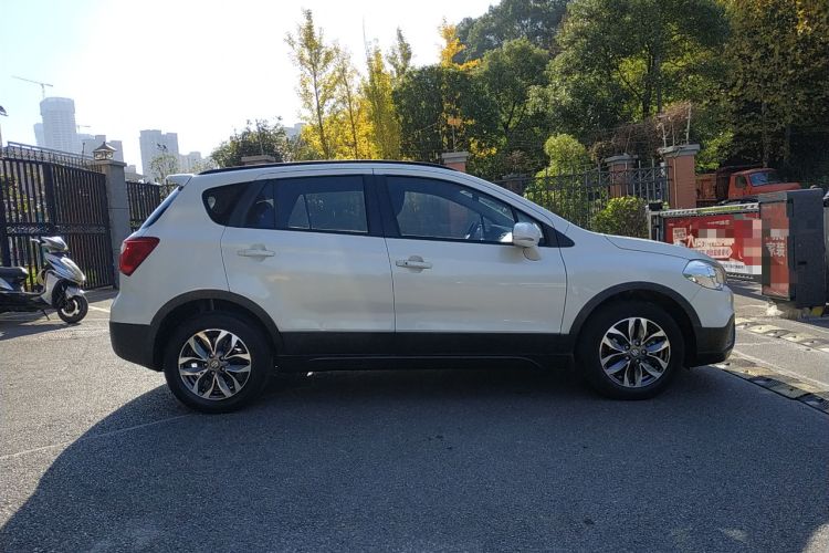 Used Suzuki Vitara S-Cross 2017 1.6L CVT Two-Wheel Drive Urban Fashion Model Exterior 2