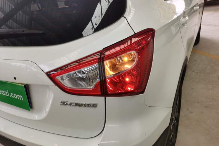Used Suzuki Vitara S-Cross 2017 1.6L CVT Two-Wheel Drive Urban Fashion Model Exterior 3