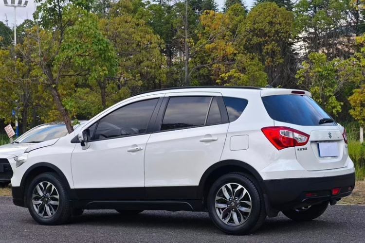 Used Suzuki Vitara S-Cross 2017 1.6L Manual Two-Wheel Drive Urban Fashion Model Exterior 6