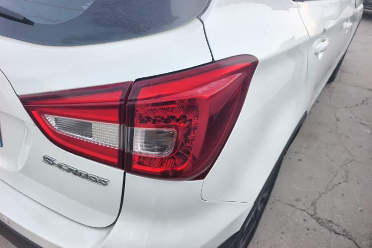 Used Suzuki Vitara S-Cross 2017 1.6L CVT Two-Wheel Drive Urban Advanced Model Exterior 6