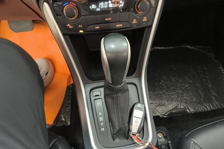 Used Suzuki Vitara S-Cross 2017 1.6L CVT Two-Wheel Drive Urban Advanced Model Gear Lever