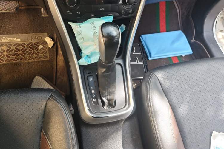 Used Suzuki Vitara S-Cross 2017 1.6L CVT Two-Wheel Drive Urban Advanced Model Gear Lever