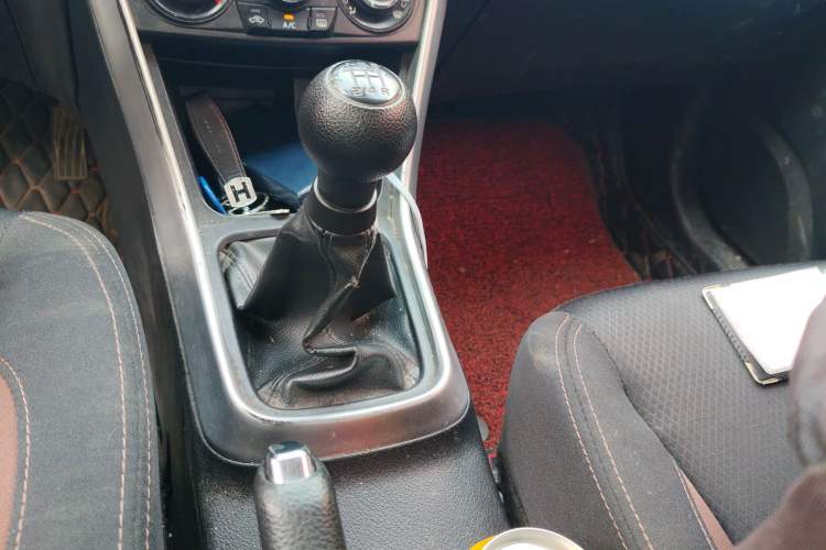 Used Suzuki Vitara S-Cross 2017 1.6L Manual Two-Wheel Drive Urban Fashion Model Gear Lever