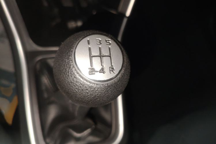 Used Suzuki Vitara S-Cross 2017 1.6L Manual Two-Wheel Drive Urban Fashion Model Gear Lever